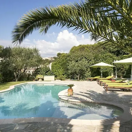 فندق مبيت وإفطار Maison Saint Antonie Provence Alpine *